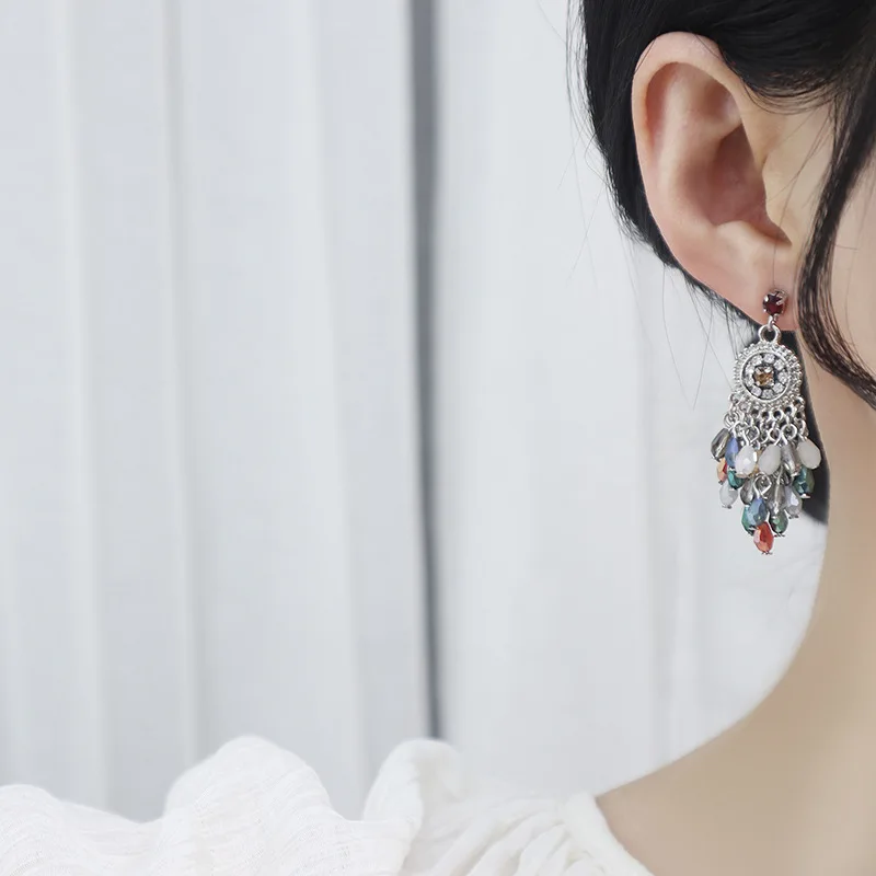 Vershal A3-458 Vintage Bohemian Colorful Crystal Tassel Earrings Shiny Zircon Earrings For Women
Vershal A3-458 Vintage Bohemian Colorful Crystal Tassel Earrings Shiny Zircon Earrings For Women