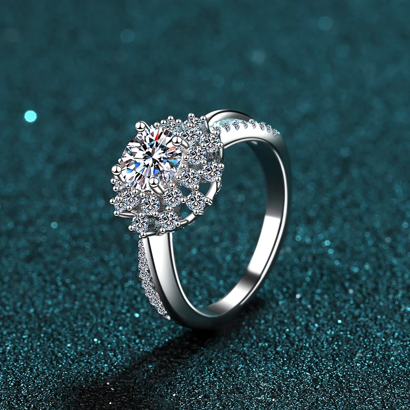 HY-008-J wholesale Hot sell S925 silver ring, female Platinum plated with 80 points Mosangshi ring
HY-008-J wholesale Hot sell S925 silver ring, female Platinum plated with 80 points Mosangshi ring