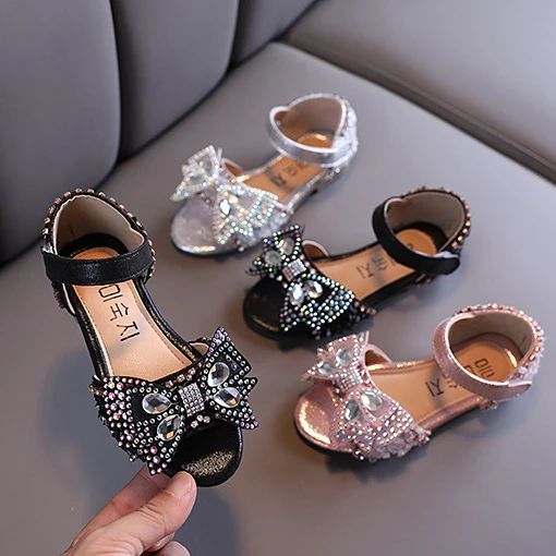 2020 Fashionable new kids leather shoes girls comfortable flat princess shoes child soft sole bowknot dress shoes, Black, pink, silver
2020 Fashionable new kids leather shoes girls comfortable flat princess shoes child soft sole bowknot dress shoes, Black, pink, silver