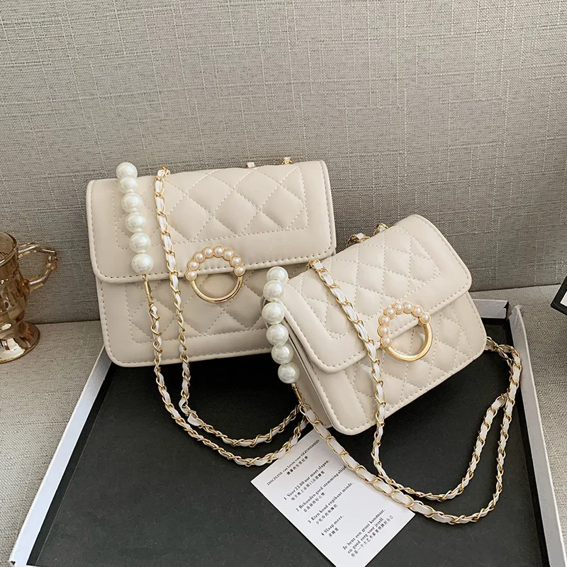 2022 New Fashion Korean Single Shoulder Bag Messenger Small Square Bag Diamond Lattice Chain Pearl Lock Women's Bag
2022 New Fashion Korean Single Shoulder Bag Messenger Small Square Bag Diamond Lattice Chain Pearl Lock Women's Bag