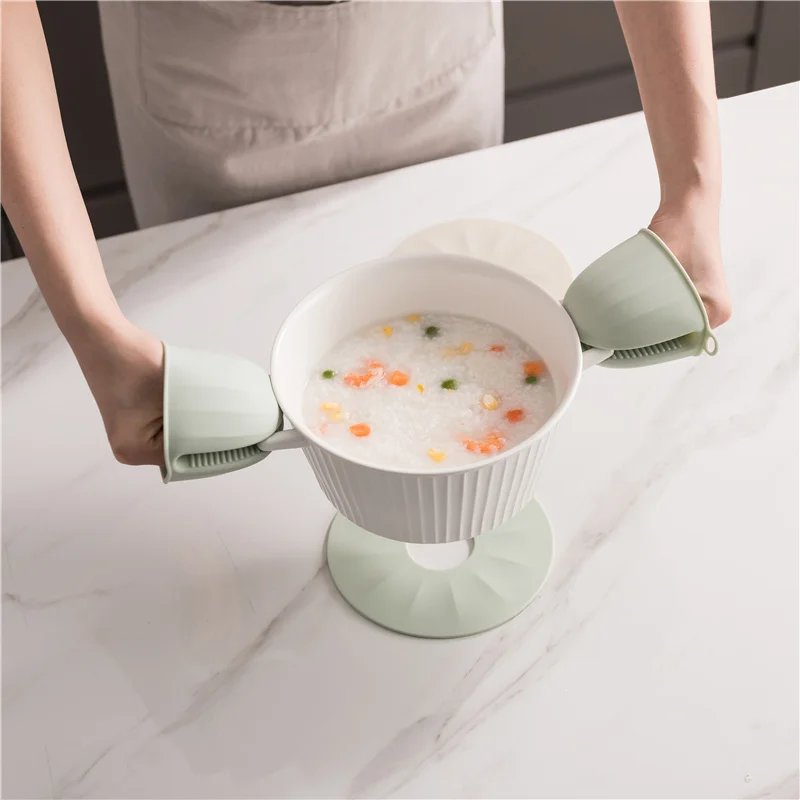 Hot Sale Bakeware Silicone Oven Mitts and Pot Holders Mini Oven Mitts for Kitchen Baking, Three colors optional
Hot Sale Bakeware Silicone Oven Mitts and Pot Holders Mini Oven Mitts for Kitchen Baking, Three colors optional