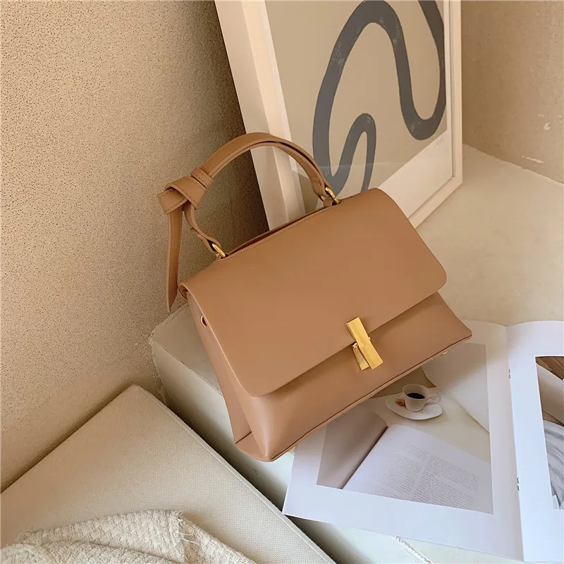 trendy popular chain pu leather hand bag women vintage business 2021 new designer handbags
trendy popular chain pu leather hand bag women vintage business 2021 new designer handbags