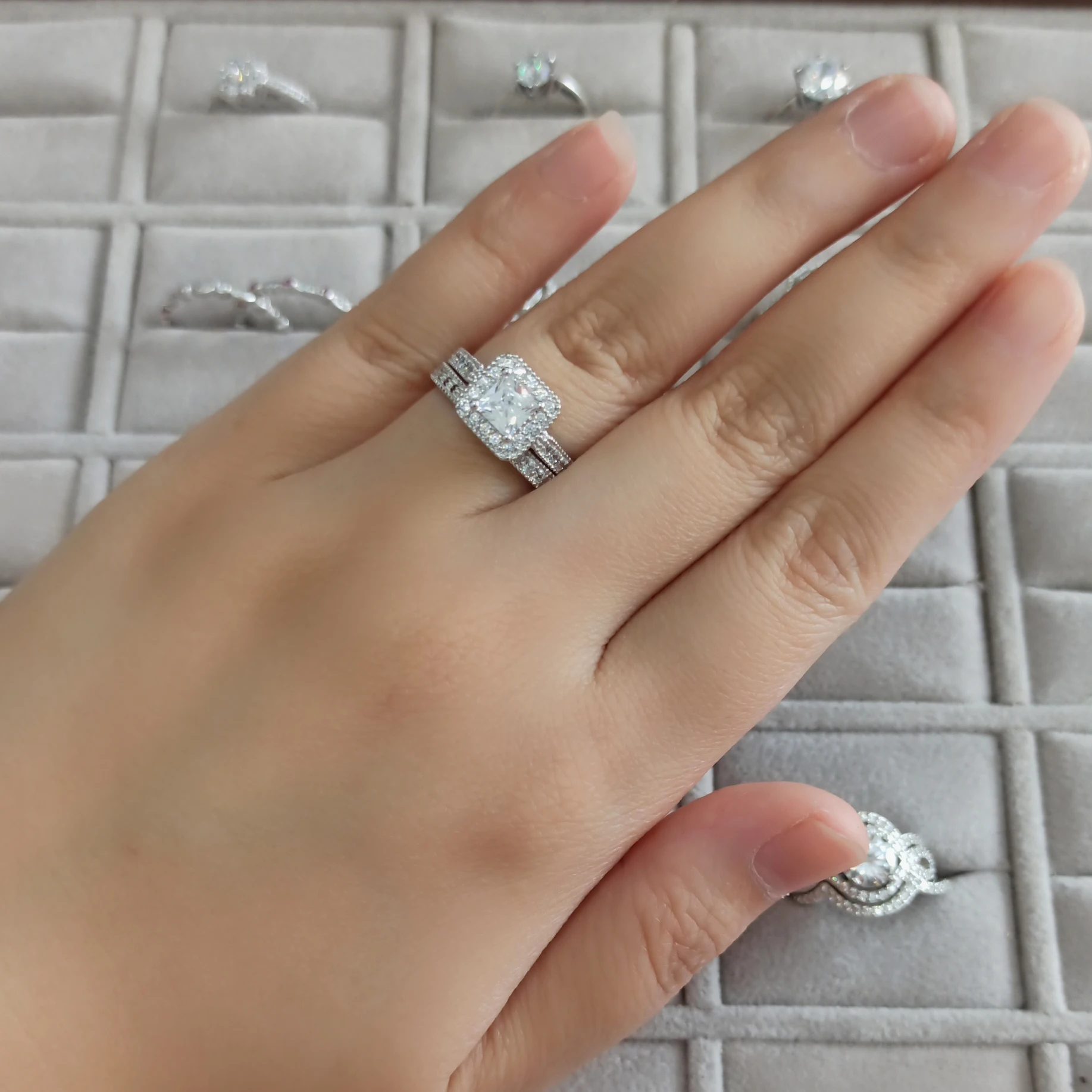 Custom Silver Rings with Zirconia Bridal Wedding Ring Plated Jewelry Set 925 Sterling Silver for Lady Women sets
Custom Silver Rings with Zirconia Bridal Wedding Ring Plated Jewelry Set 925 Sterling Silver for Lady Women sets