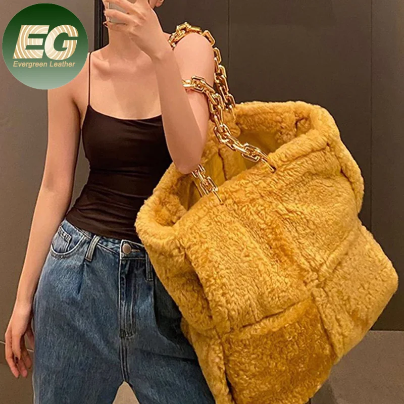 SH2034 shoulder winter handbag ladies hand fluffy fur purse bags women luxury puffy oversized large custom plush tote bag
SH2034 shoulder winter handbag ladies hand fluffy fur purse bags women luxury puffy oversized large custom plush tote bag