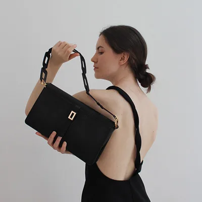 Miaorui new design with unique handle PU messenger square bag, The same colors as photos
Miaorui new design with unique handle PU messenger square bag, The same colors as photos