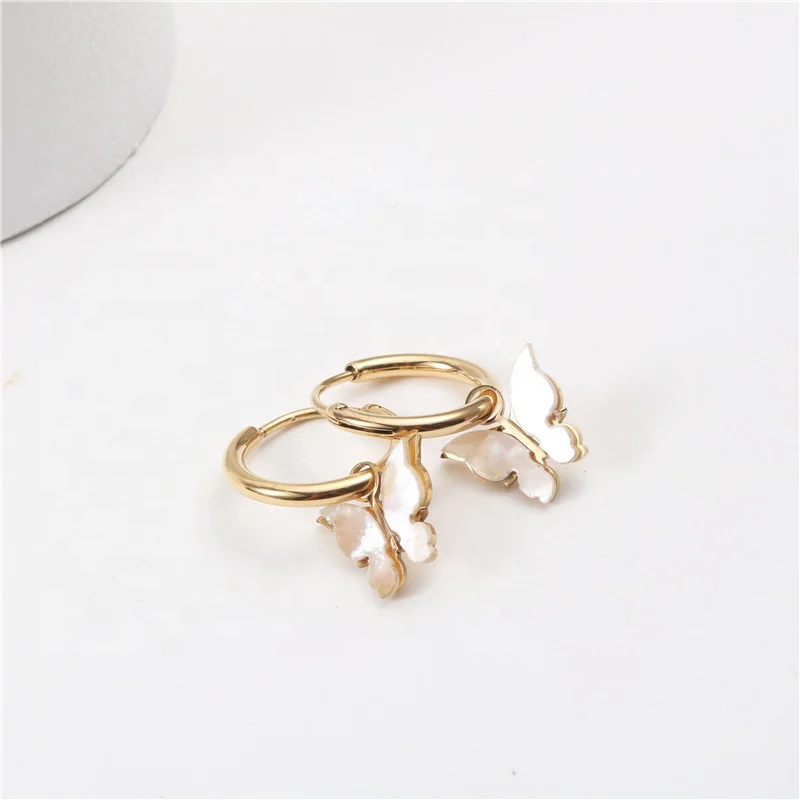 Boucle D'oreille 2021 Dainty Wholesale Stainless Steel Jewelry 18K PVD Gold Plated White Shell Butterfly Hoop Earrings For Women
Boucle D'oreille 2021 Dainty Wholesale Stainless Steel Jewelry 18K PVD Gold Plated White Shell Butterfly Hoop Earrings For Women