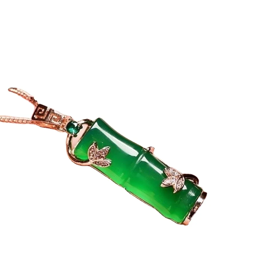 High Ice Green Chalcedony Bamboo Pendant Color Silver Rose Gold Inlaid Green Section High Bamboo Pendant Free Chain 
High Ice Green Chalcedony Bamboo Pendant Color Silver Rose Gold Inlaid Green Section High Bamboo Pendant Free Chain