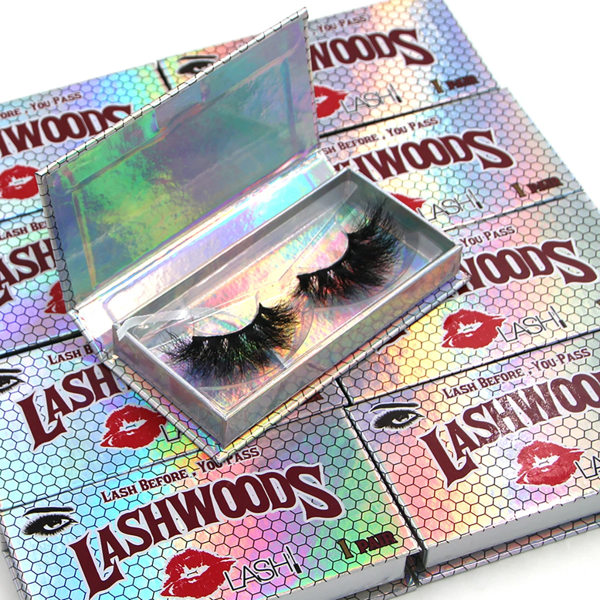 AG064 A free sample display case with chain extension china 25mm mink eyelashes, Black color
AG064 A free sample display case with chain extension china 25mm mink eyelashes, Black color