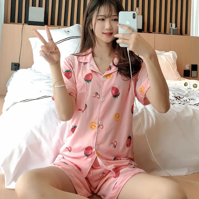 The factory sells the new Korean cardigan short-sleeved pajamas, the female summer lively and lovely girl home can wear two sets
The factory sells the new Korean cardigan short-sleeved pajamas, the female summer lively and lovely girl home can wear two sets