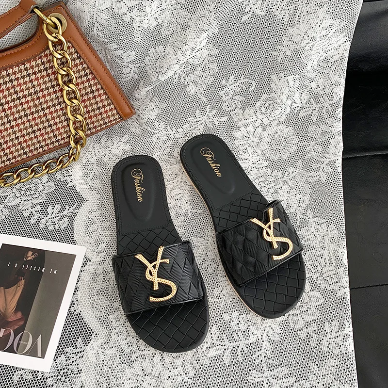 Luxury Brand Metal Logo Black Classic Flat Footwear Sandal ladies Women Fashion Shoes Unique Chaussure Femme Sandale
Luxury Brand Metal Logo Black Classic Flat Footwear Sandal ladies Women Fashion Shoes Unique Chaussure Femme Sandale