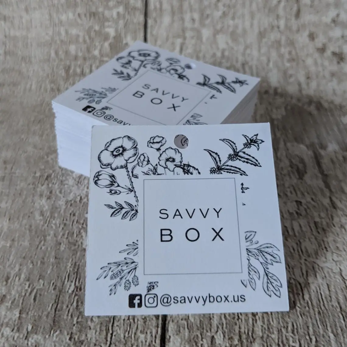 Garment Wig Jewelry Etiquette Swing Label for Printed Logo Hang clothes Packaging Tags
Garment Wig Jewelry Etiquette Swing Label for Printed Logo Hang clothes Packaging Tags