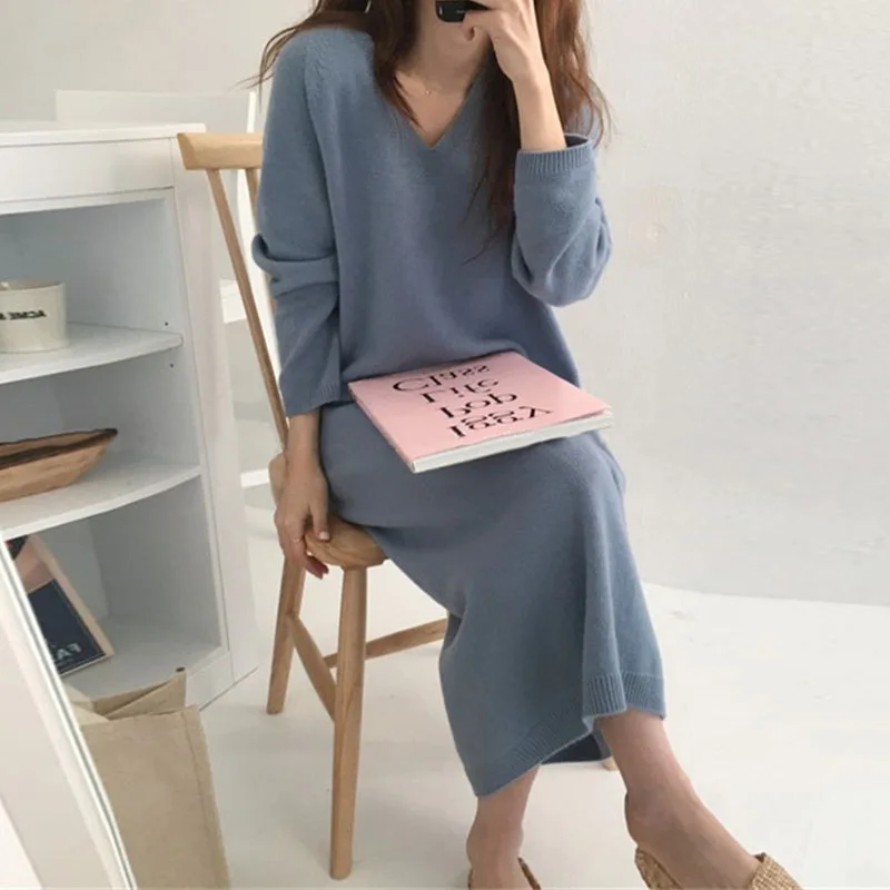 2021 Winter korean wholesale casual v-neck solid color knitted dress pullover fluffy maxi angora sweater dress for womens 
2021 Winter korean wholesale casual v-neck solid color knitted dress pullover fluffy maxi angora sweater dress for womens