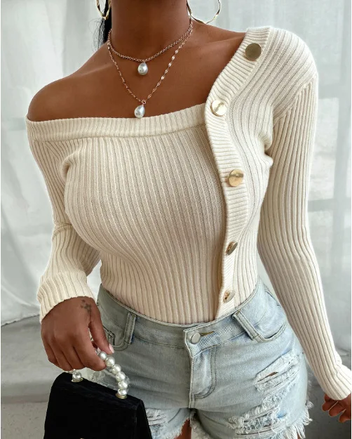 Autumn and winter new fashion stitching button thread top for women, Customized color
Autumn and winter new fashion stitching button thread top for women, Customized color