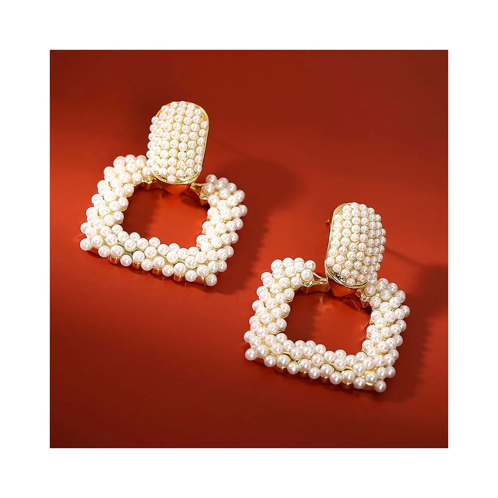 Fashion 2021 trendy pearl earrings woman brand cc designer earrings fine pearl wholesale stud earring for women
Fashion 2021 trendy pearl earrings woman brand cc designer earrings fine pearl wholesale stud earring for women
