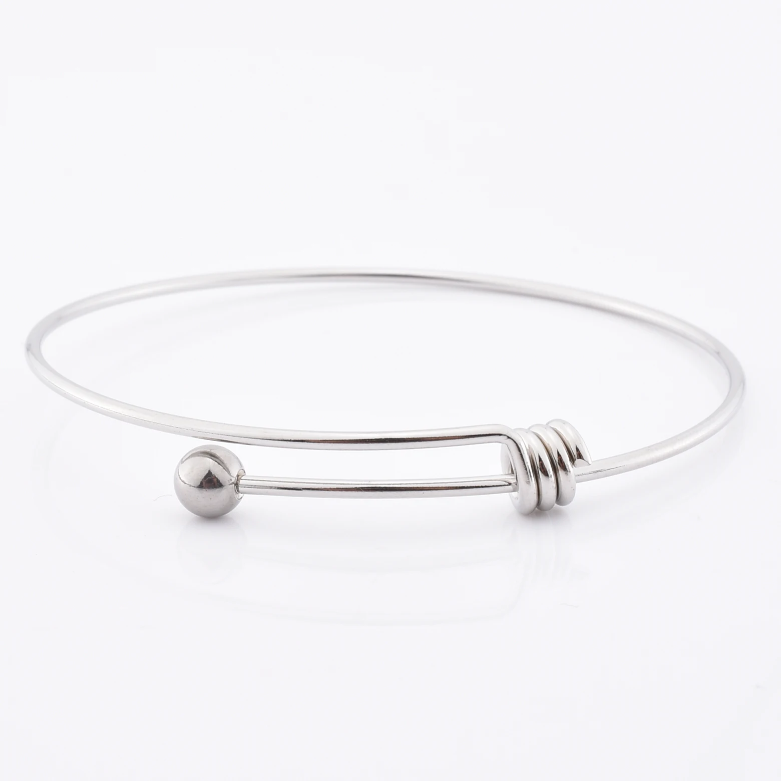 Hot selling Bulk Sale New Design High Quality Custom Logo Charm Adjustable Bangle Bracelet
Hot selling Bulk Sale New Design High Quality Custom Logo Charm Adjustable Bangle Bracelet