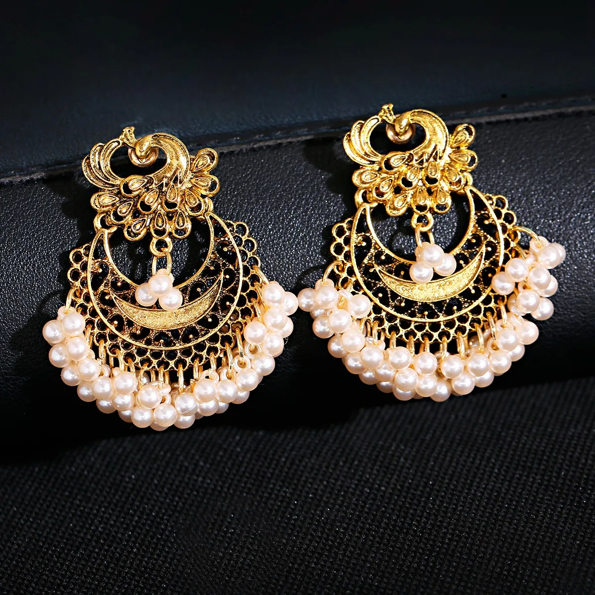 2020 Vintage Gold Peacock Alloy Bollywood Oxidized Earrings For Women Ethnic Pearl Tassel Jhumka Dangle Earrings, Gold/silver
2020 Vintage Gold Peacock Alloy Bollywood Oxidized Earrings For Women Ethnic Pearl Tassel Jhumka Dangle Earrings, Gold/silver