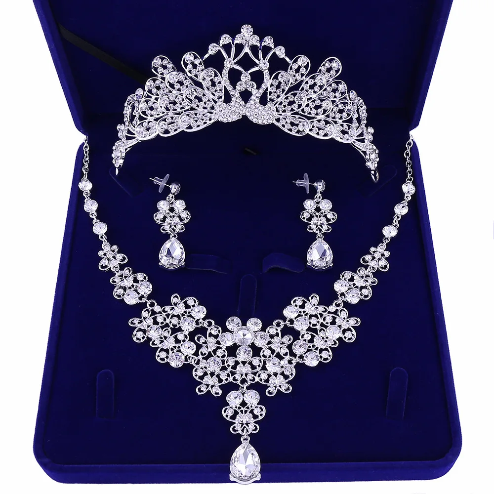DA011-S Three-piece bridal jewelry set Korean crown wedding rhinestone necklace set wholesale wedding accessories, Silver color
DA011-S Three-piece bridal jewelry set Korean crown wedding rhinestone necklace set wholesale wedding accessories, Silver color