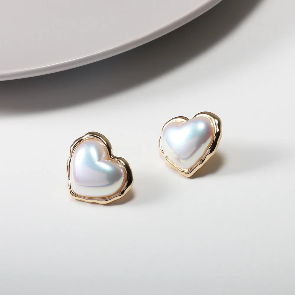 New Temperament Love Pearl Stud Earrings Heart Pearl Earring Women Girl Party Personality Jewelry Gift, As pic shown
New Temperament Love Pearl Stud Earrings Heart Pearl Earring Women Girl Party Personality Jewelry Gift, As pic shown