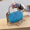 /product-detail/fashion-lady-handbag-flower-grain-texture-square-shoulder-bag-2019-new-korean-styles-silk-scarves-crossbody-wholesale-bag-62111808793.html