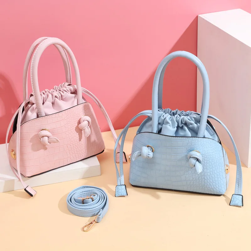 Leather Sling Handbag Purse Women Elegant Chain Shoulder Crossbody Bag Popular Simple Female Daily Bag
Leather Sling Handbag Purse Women Elegant Chain Shoulder Crossbody Bag Popular Simple Female Daily Bag