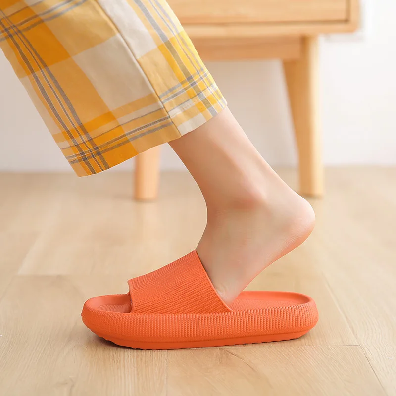 Wholesale Bathroom Thick-soled Slippers Women 2021 Summer Couple Home Sandals And Slippers Soft-soled EVA Slippers Men, 5 colors
Wholesale Bathroom Thick-soled Slippers Women 2021 Summer Couple Home Sandals And Slippers Soft-soled EVA Slippers Men, 5 colors