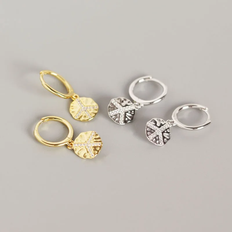 2022 NEW fashion jewelry 925 Sterling Silver Baroque peace logo with zirconia diamond gold hoop earrings for women
2022 NEW fashion jewelry 925 Sterling Silver Baroque peace logo with zirconia diamond gold hoop earrings for women