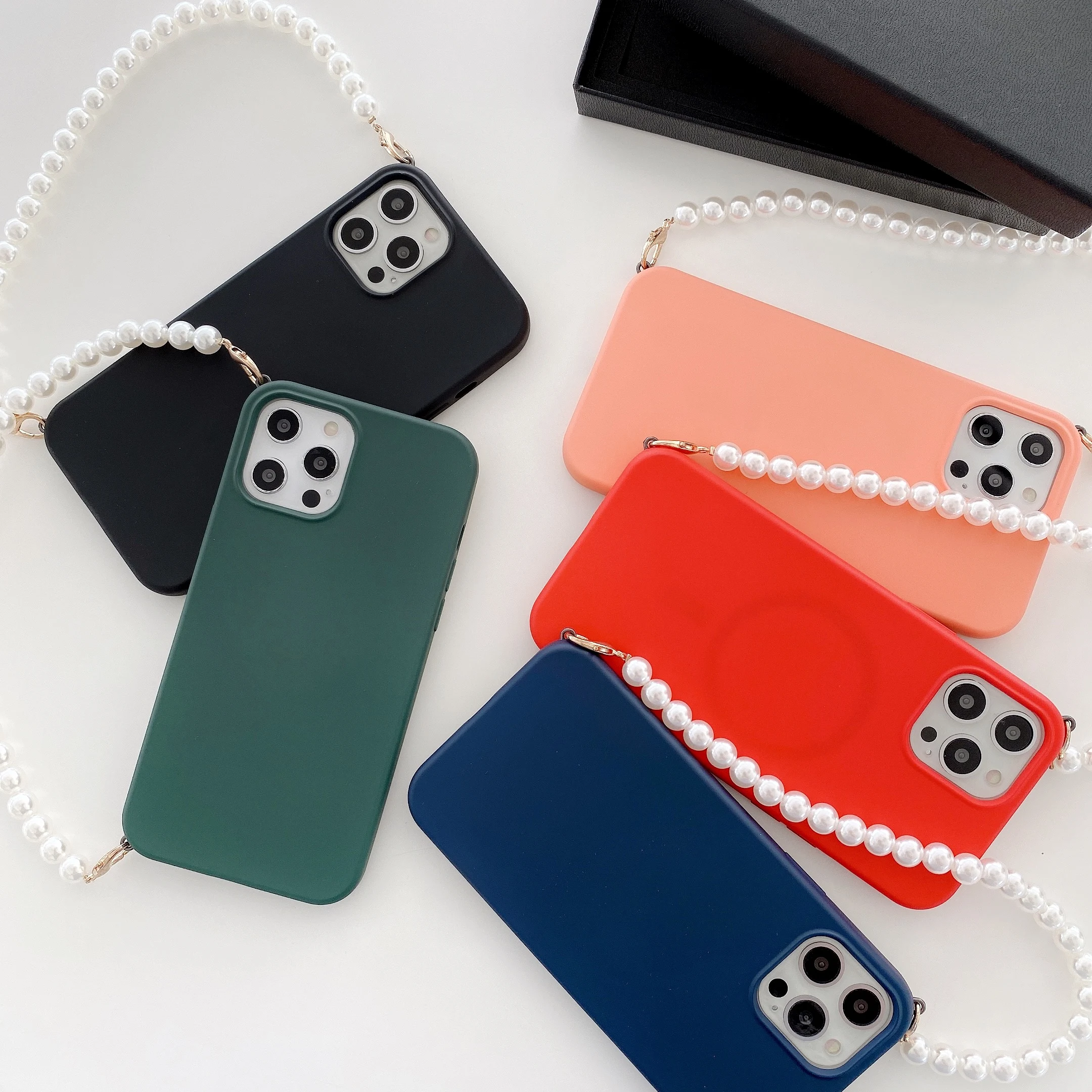 2021New style Shockproof Ladies portable Phone case with Pearl Lanyard for iphone 11 12promax., Multiple colors
2021New style Shockproof Ladies portable Phone case with Pearl Lanyard for iphone 11 12promax., Multiple colors