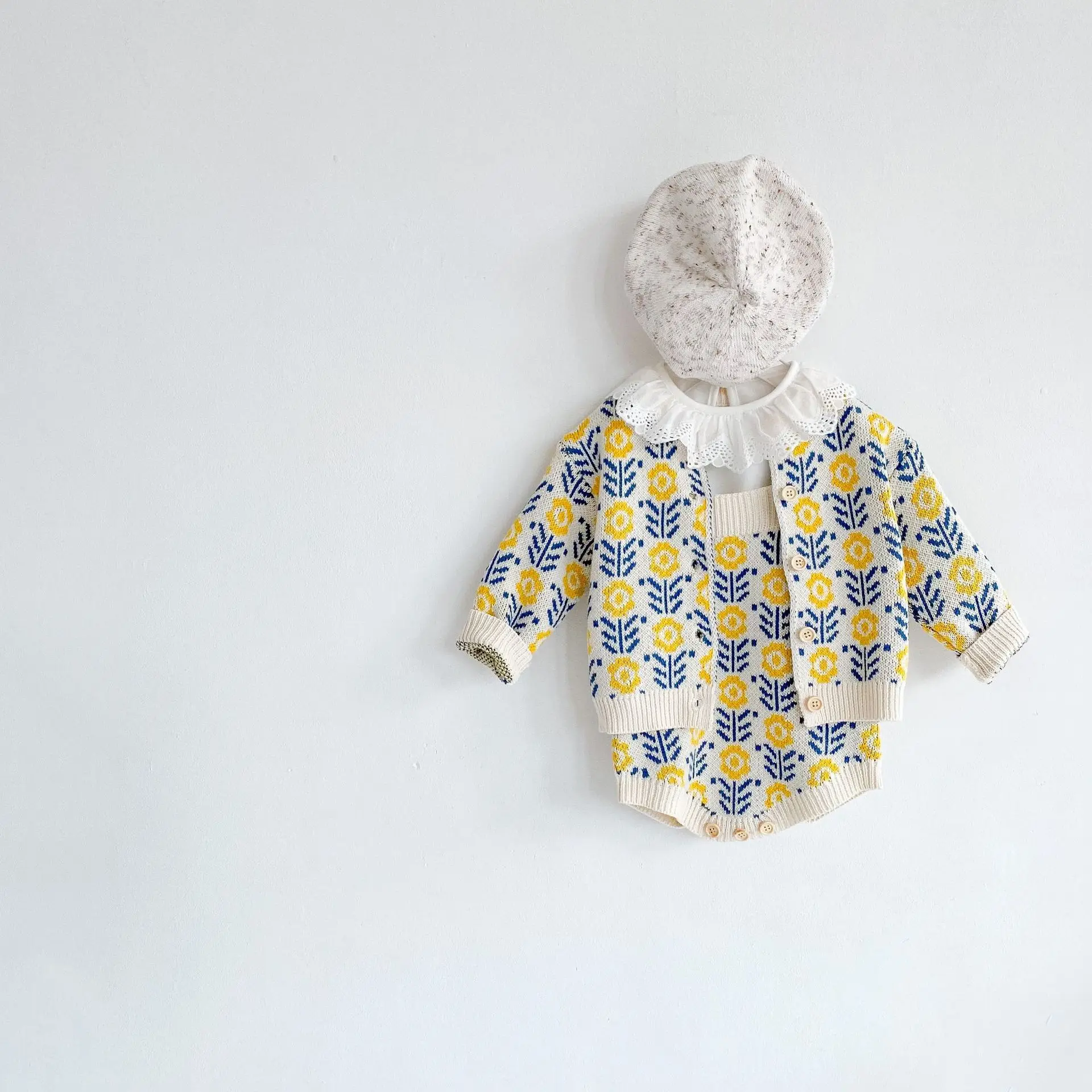 2022 spring autumn newborn baby kids rompers infant toddler jumpsuit flower knitted cardigan casual clothing PP86048042 
2022 spring autumn newborn baby kids rompers infant toddler jumpsuit flower knitted cardigan casual clothing PP86048042