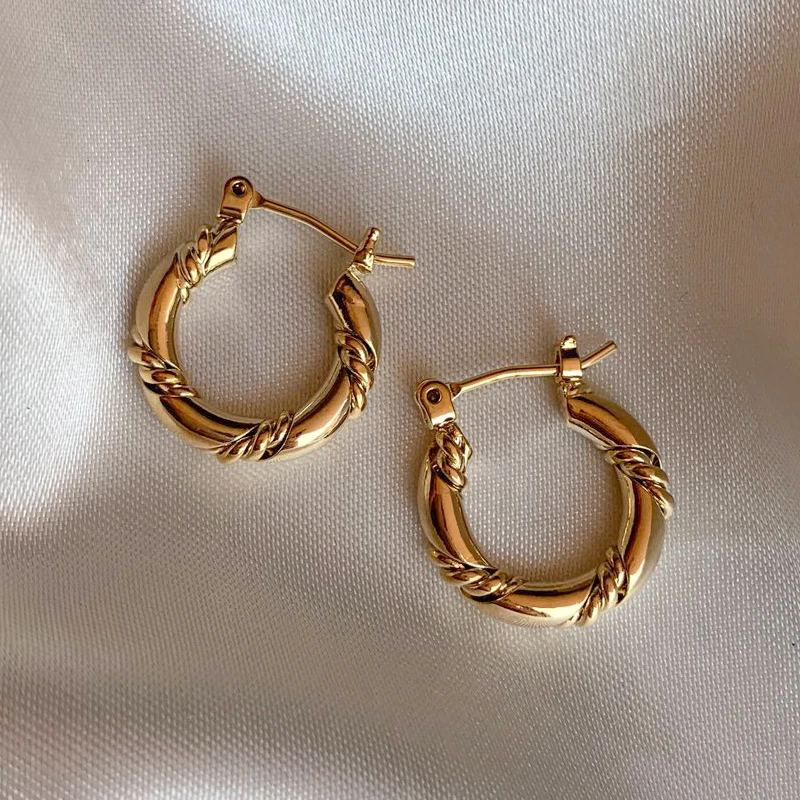 New Models Fashion Jewelry Stainless Steel 18K Gold Plated Twisted Tube Hoop Earring For Women
New Models Fashion Jewelry Stainless Steel 18K Gold Plated Twisted Tube Hoop Earring For Women