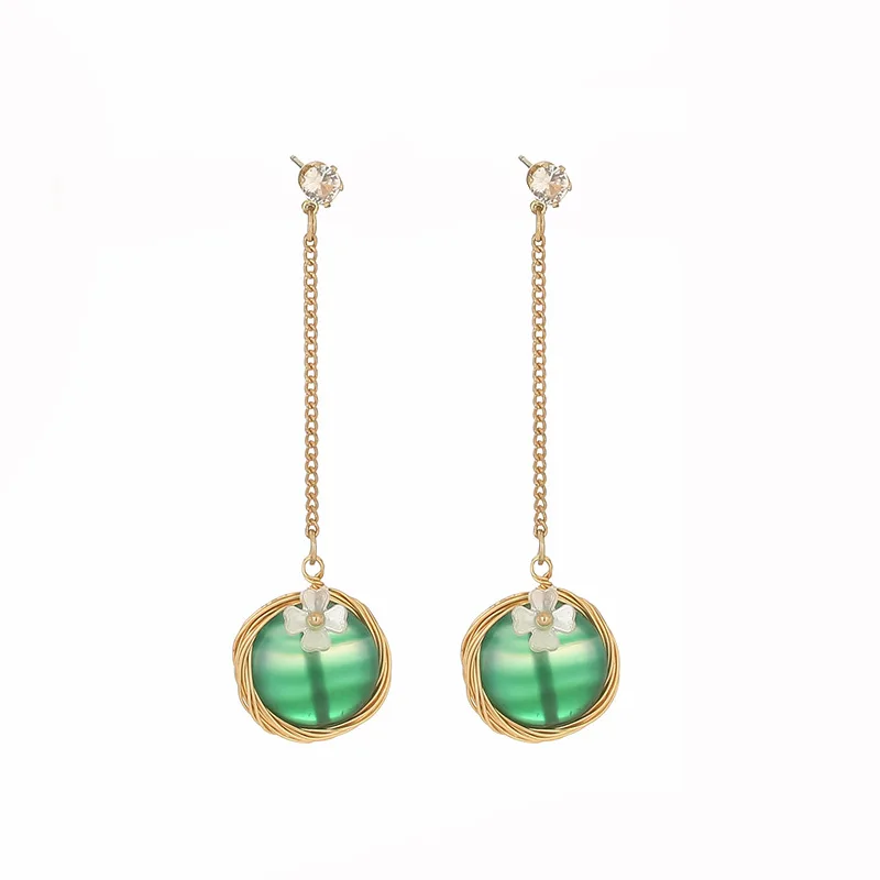 925 Silver needle European and American women exquisite fashion trend green natural stone pearl petal earrings retro earrings
925 Silver needle European and American women exquisite fashion trend green natural stone pearl petal earrings retro earrings