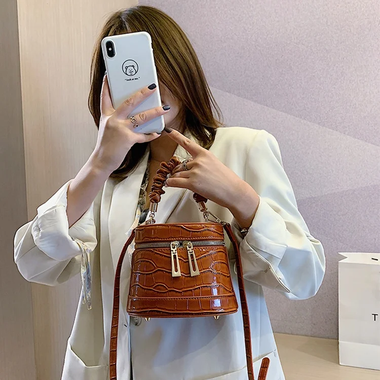 Cylindrical Portable Single Shoulder Bag Cylinder Mini Bucket Bag Custom-Made Zipper Solid Color Handbag, Brown, white, khaki, black
Cylindrical Portable Single Shoulder Bag Cylinder Mini Bucket Bag Custom-Made Zipper Solid Color Handbag, Brown, white, khaki, black
