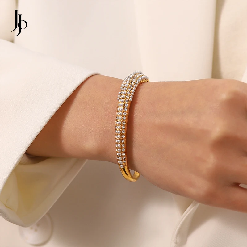 JOJO Fashion 2023 Luxury multi-layer full diamond pearl bracelet 18k gold plated stainless steel open bracelet charms women
JOJO Fashion 2023 Luxury multi-layer full diamond pearl bracelet 18k gold plated stainless steel open bracelet charms women
