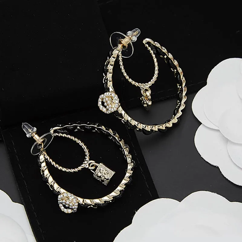 Letter CC Brand Jewelry Fashion Earring Women Designer Jewelry Famous Name Brands G Wholesale G Earring
Letter CC Brand Jewelry Fashion Earring Women Designer Jewelry Famous Name Brands G Wholesale G Earring