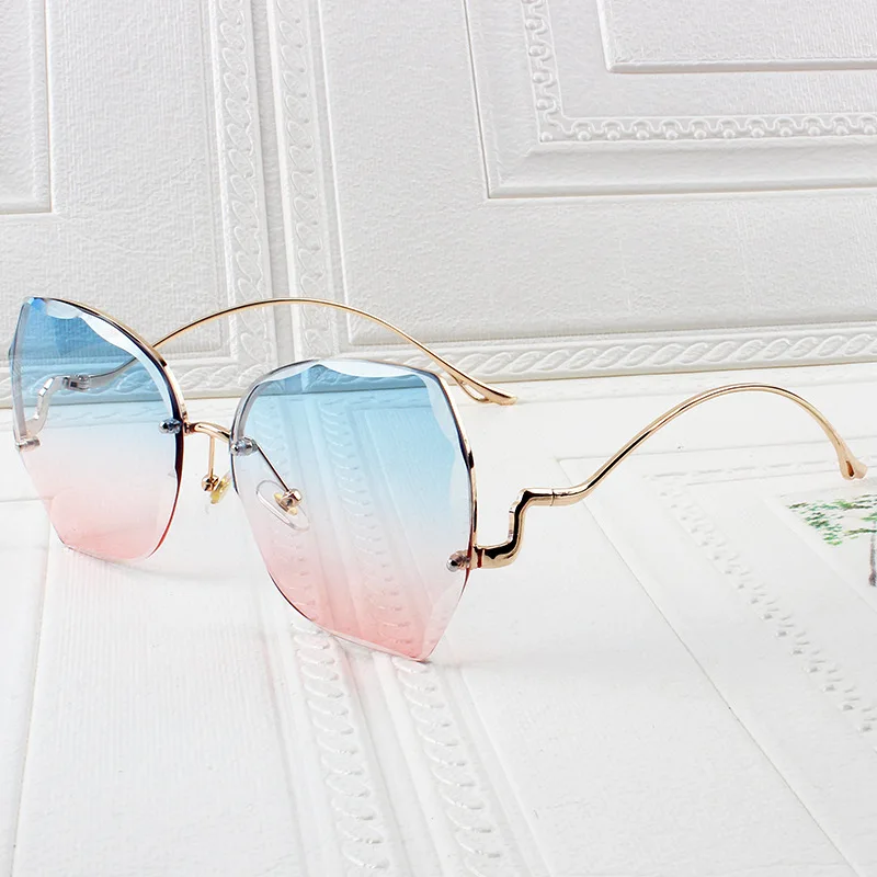 Vintage round Rimless sunglasses fashion new women stylish unique Sun glasses, As the picture show
Vintage round Rimless sunglasses fashion new women stylish unique Sun glasses, As the picture show