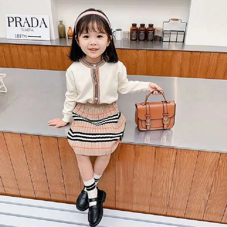 2021 New Boutique autumn baby girls clothes Knit cardigan sweater top + knit pleated skirt 2pcs Clothing Set for girls, Picture
2021 New Boutique autumn baby girls clothes Knit cardigan sweater top + knit pleated skirt 2pcs Clothing Set for girls, Picture