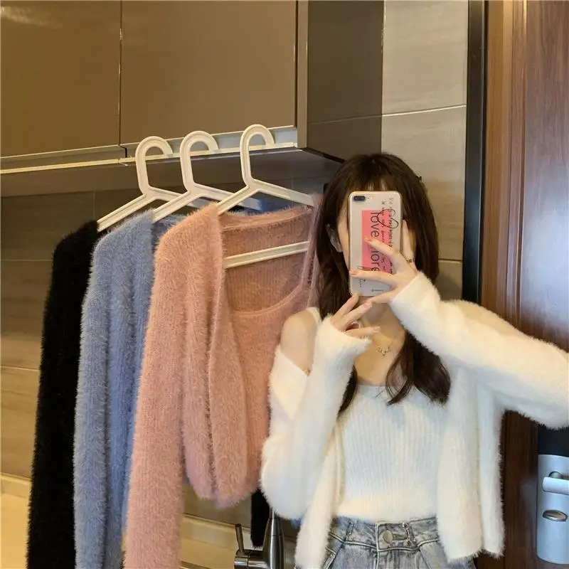 Lazy thin cardigan female spring and summer matching skirt cape ice silk long sleeves short sunscreen air conditioning shirt
Lazy thin cardigan female spring and summer matching skirt cape ice silk long sleeves short sunscreen air conditioning shirt