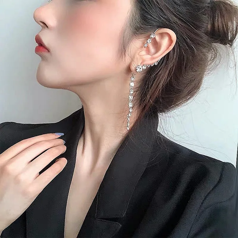 Single New Korean Rhinestone Earrings 2020 Shiny Drill Arc Ear Hanging Clip Earrings for Women Minimalist Ear Cuff
Single New Korean Rhinestone Earrings 2020 Shiny Drill Arc Ear Hanging Clip Earrings for Women Minimalist Ear Cuff