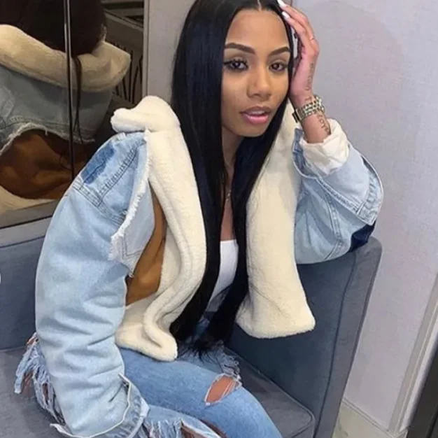 Women stand collar lamb wool denim splicing pocket long sleeve fleece fur jacket high quality winter thick short jacket
Women stand collar lamb wool denim splicing pocket long sleeve fleece fur jacket high quality winter thick short jacket