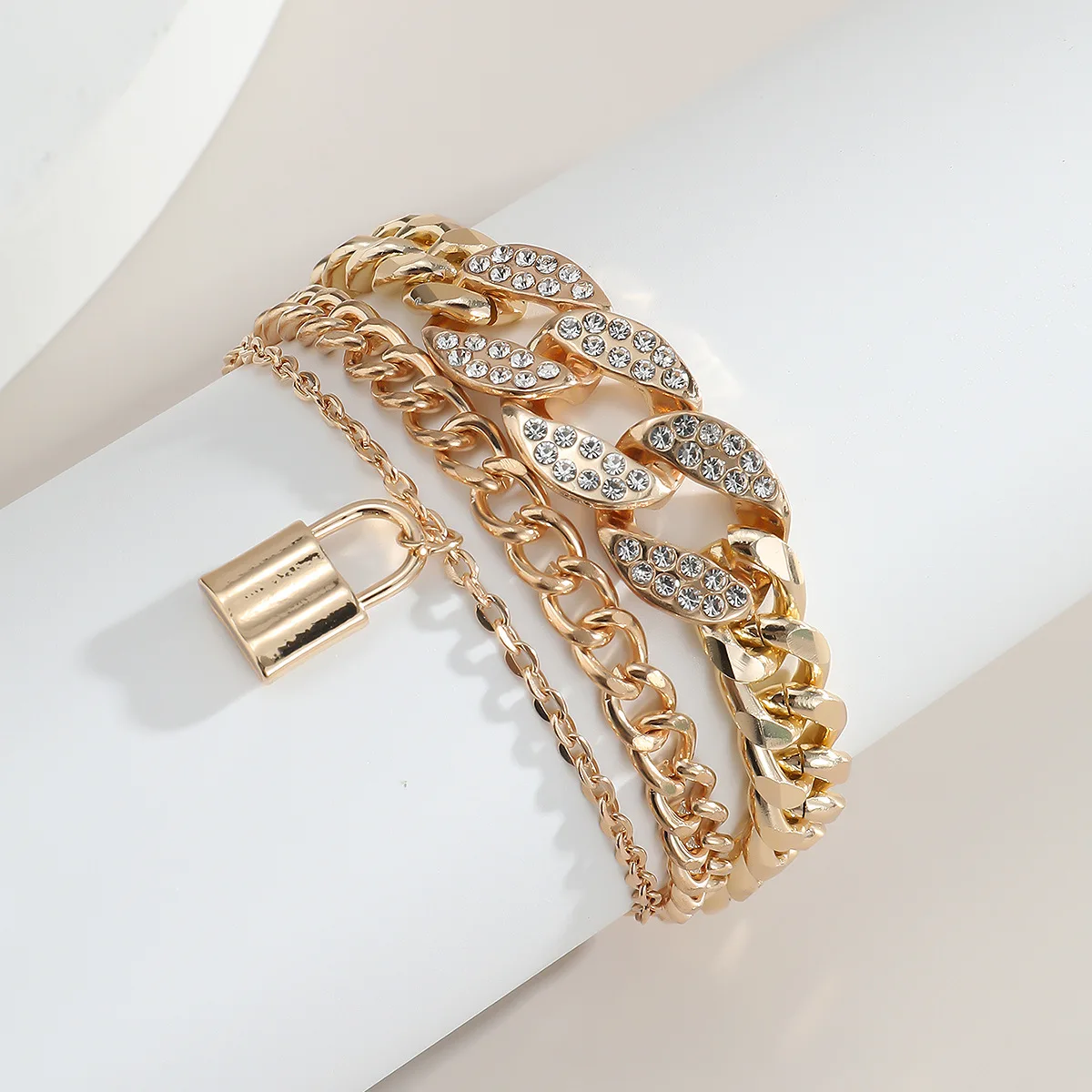 2020 Women Shining Crystal Rhinestone Gold/Silver Color Thick Chain Bracelets Chain Lock Bracelets Wedding Jewelry Bracelet
2020 Women Shining Crystal Rhinestone Gold/Silver Color Thick Chain Bracelets Chain Lock Bracelets Wedding Jewelry Bracelet