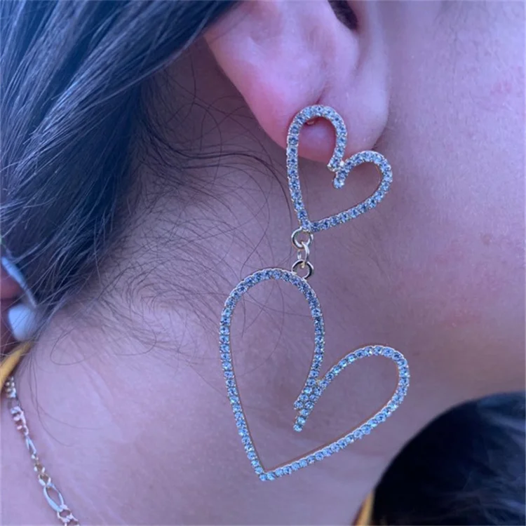 Top Selling Jewelry Gold and Silver Plated Crystal CZ Hanging Big Heart Hollow Trendy Long Fashion Earrings
Top Selling Jewelry Gold and Silver Plated Crystal CZ Hanging Big Heart Hollow Trendy Long Fashion Earrings