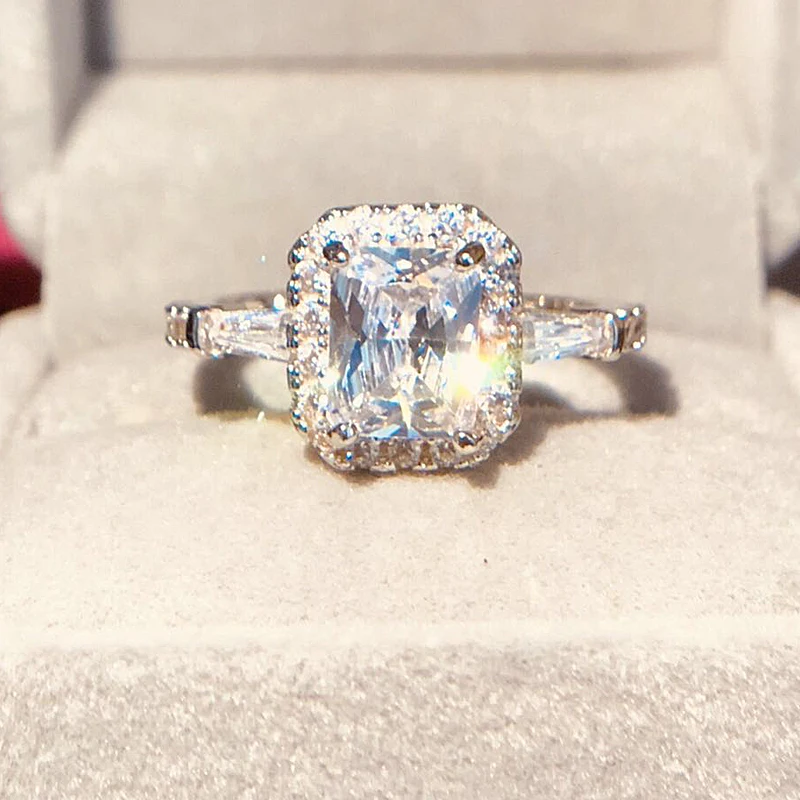 Fashion Jewelry KYRA0675 Shine 3A Zircon Synthetic diamond Rings for women, Silver
Fashion Jewelry KYRA0675 Shine 3A Zircon Synthetic diamond Rings for women, Silver