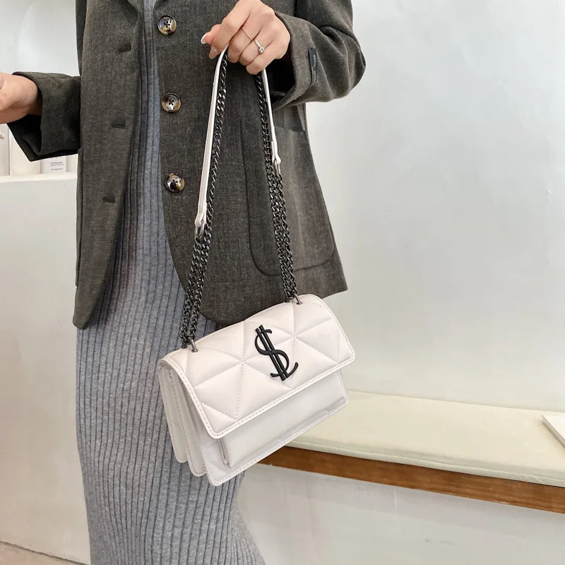 ST-0092 Western Style Aslant Package Female Joker Rivet One Shoulder Portable Package Trending Ladies Chain Handbags Women Bag, Multi color
ST-0092 Western Style Aslant Package Female Joker Rivet One Shoulder Portable Package Trending Ladies Chain Handbags Women Bag, Multi color