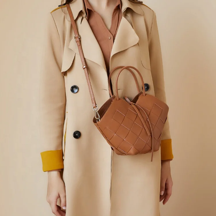 High luxury casual vintage crossbody bag fashion designer women shoulder bags high quality pu leather tote handbags
High luxury casual vintage crossbody bag fashion designer women shoulder bags high quality pu leather tote handbags