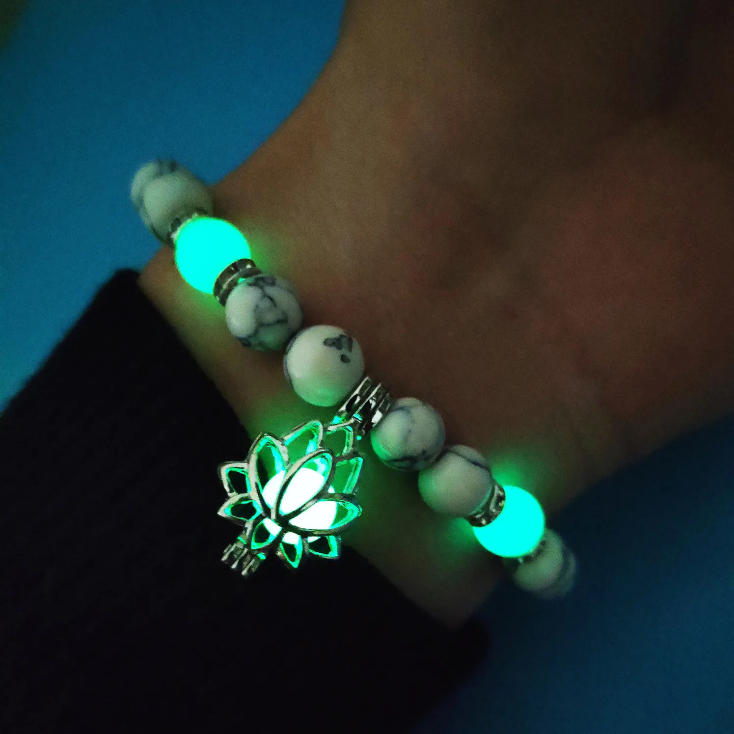 Shangjie OEM Halloween 2021 Turquoise Beads Energy Luminous Bracelet beads bracelet with charms trending bracelets
Shangjie OEM Halloween 2021 Turquoise Beads Energy Luminous Bracelet beads bracelet with charms trending bracelets
