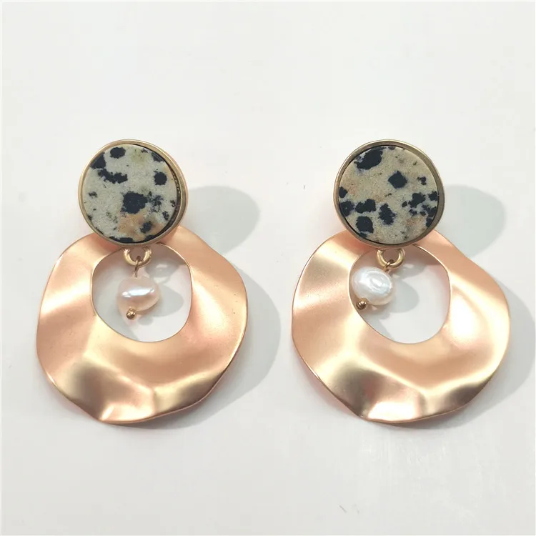 Hot selling attractive style lady gold leopard nature stone pearl earrings, As picture
Hot selling attractive style lady gold leopard nature stone pearl earrings, As picture