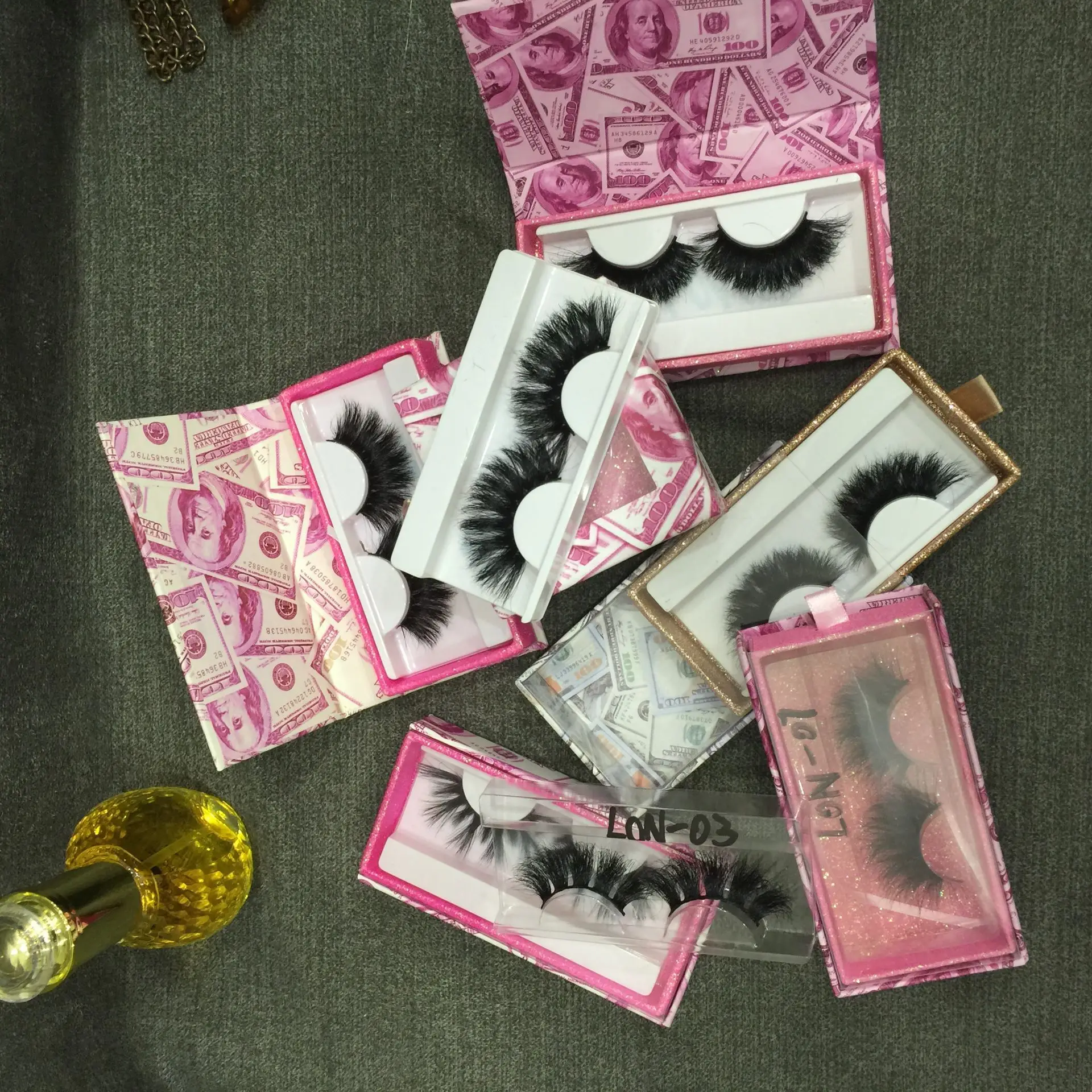 lashes3d wholesale vendor bulk eyelashes 3d 25mm mink eyelash with packaging box, Black
lashes3d wholesale vendor bulk eyelashes 3d 25mm mink eyelash with packaging box, Black