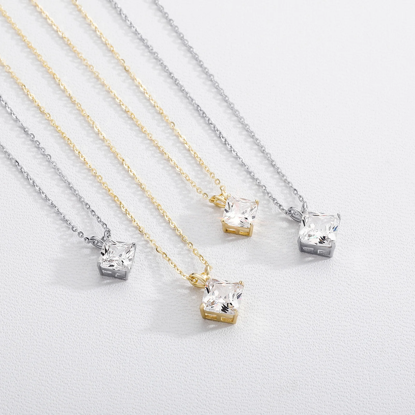 2021 NEW High Quality 925 Sterling Silver Moissanite VVS1 Pendant Necklace Men Women Fashion Jewelry Simple Necklace New pattern
2021 NEW High Quality 925 Sterling Silver Moissanite VVS1 Pendant Necklace Men Women Fashion Jewelry Simple Necklace New pattern