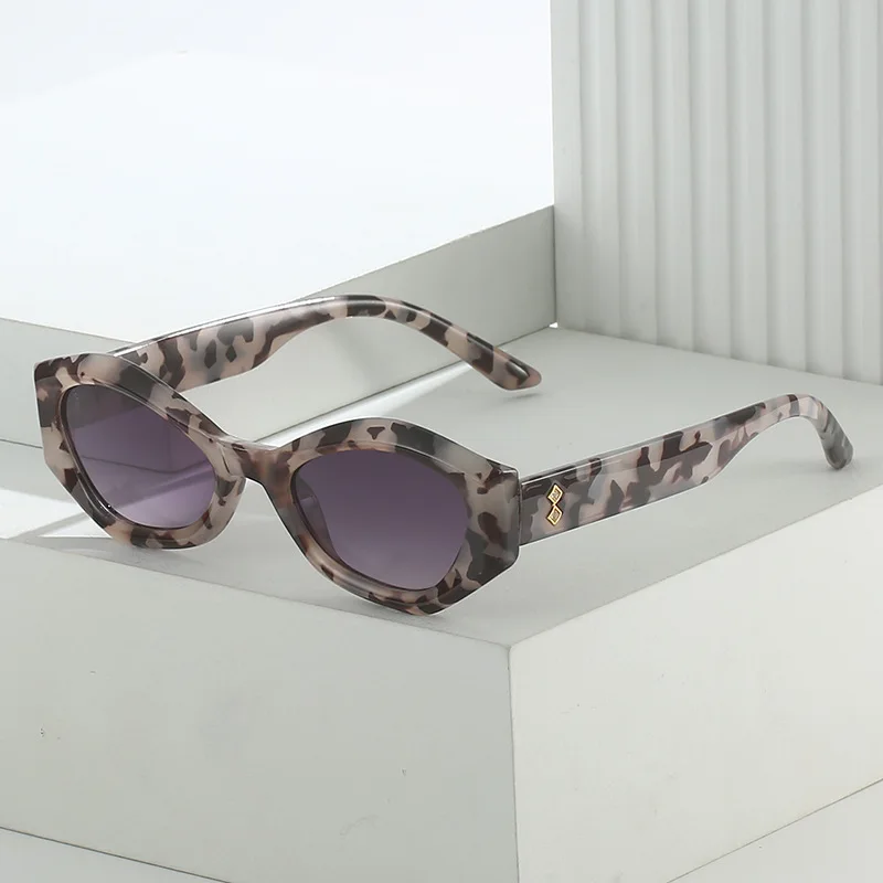 European and American Personality Round Fashion Tortoiseshell New Retro Spectacles oculos de sol Cat Eye gafas de sol
European and American Personality Round Fashion Tortoiseshell New Retro Spectacles oculos de sol Cat Eye gafas de sol