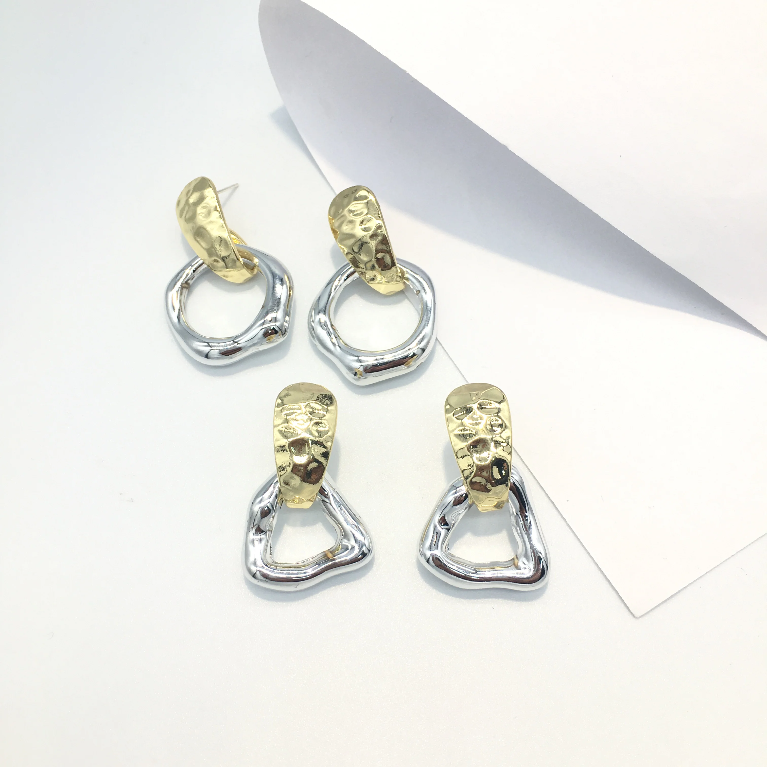 2021 new silver jewelry geometric irregular shape earrings cold wind design exaggerated women's earrings
2021 new silver jewelry geometric irregular shape earrings cold wind design exaggerated women's earrings
