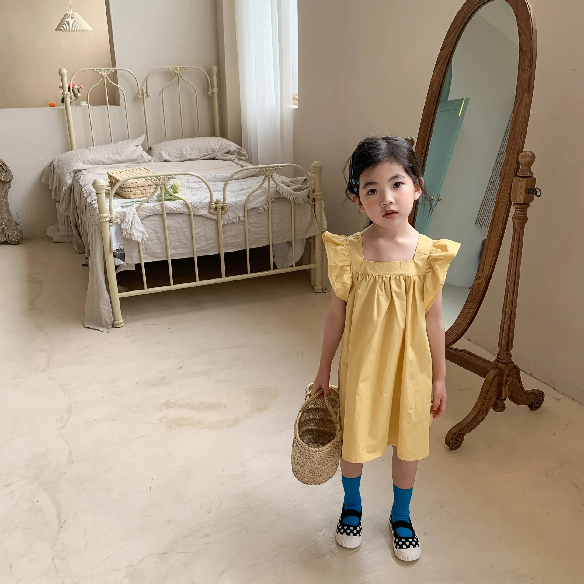 2021Comfortable Fly-sleeve Baby Dress Children Girl Party New Beautiful Baby Girls Dress Sweet Lace Summer Vest Dress For Girls
2021Comfortable Fly-sleeve Baby Dress Children Girl Party New Beautiful Baby Girls Dress Sweet Lace Summer Vest Dress For Girls